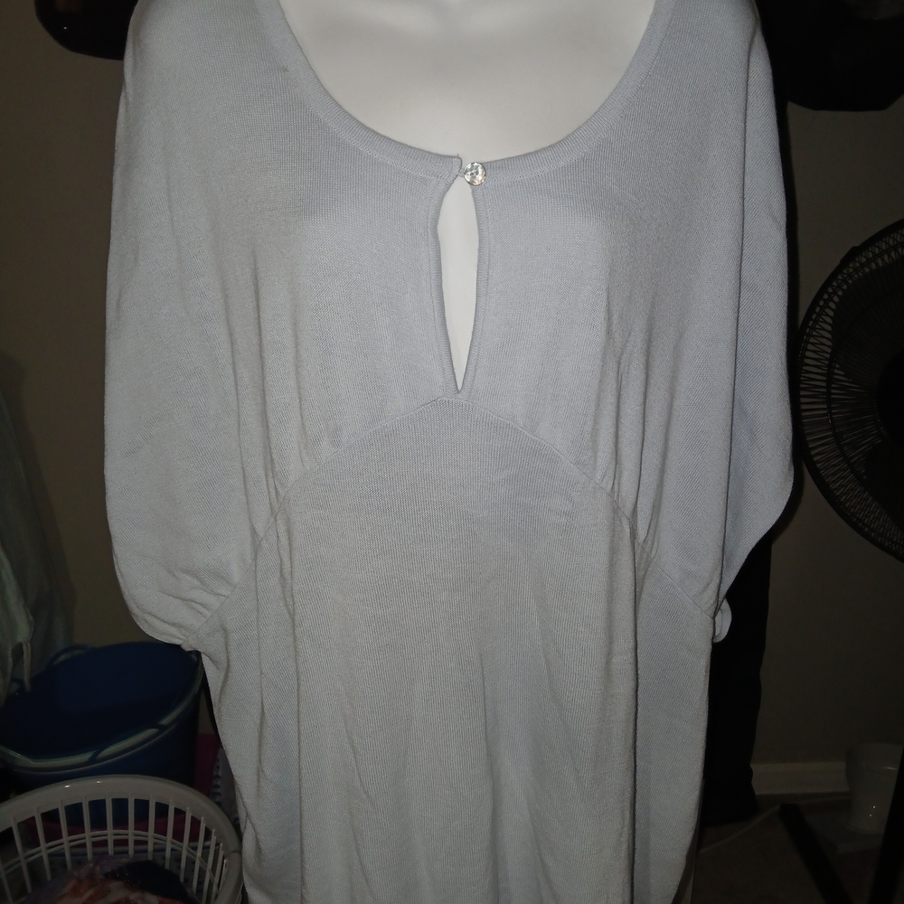 NWT Plus Size Women's Soft Wide Sleeve Organic Cotton Coquette Keyhole Front